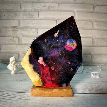 Galaxy Astronaut Resin Night Light – Space Theme Epoxy Art Lamp, Starry Galaxy Design, Unique Holiday Gift for Kids & Adults